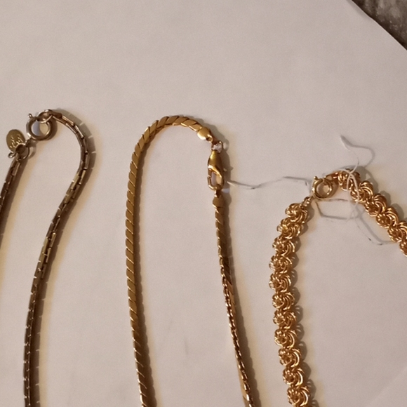 4 gold chains - Picture 3 of 4